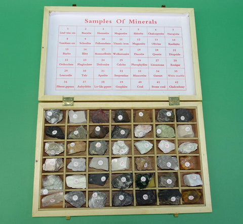 ROCKS - MINERALS  SET 40